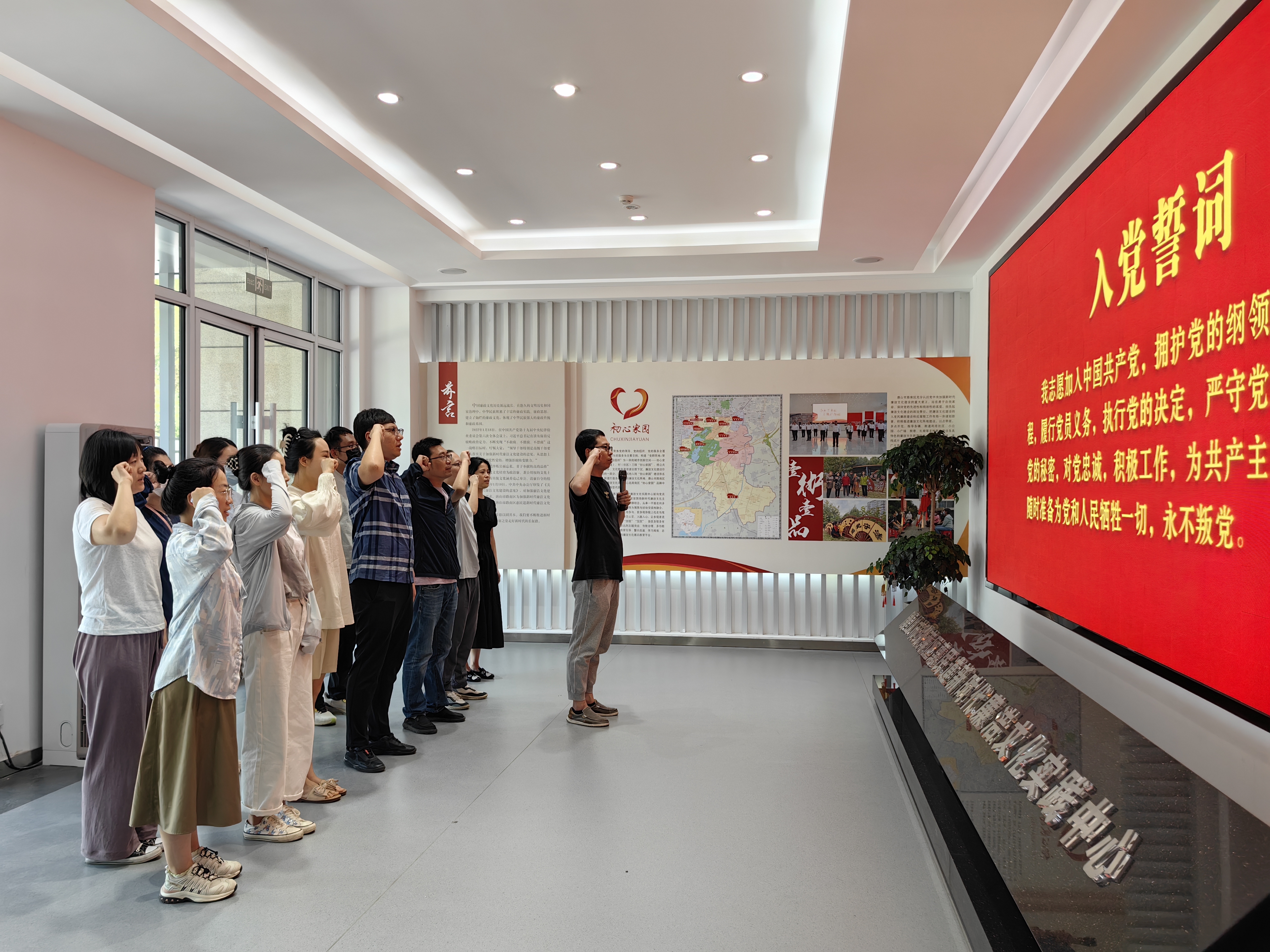 cbcdd375b76dca001b2f14cc8fbe077.jpg