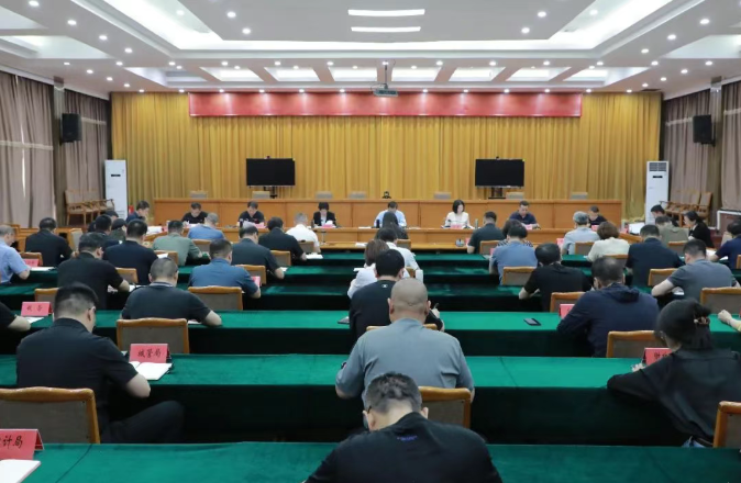 路南区委常委会召开扩大会议